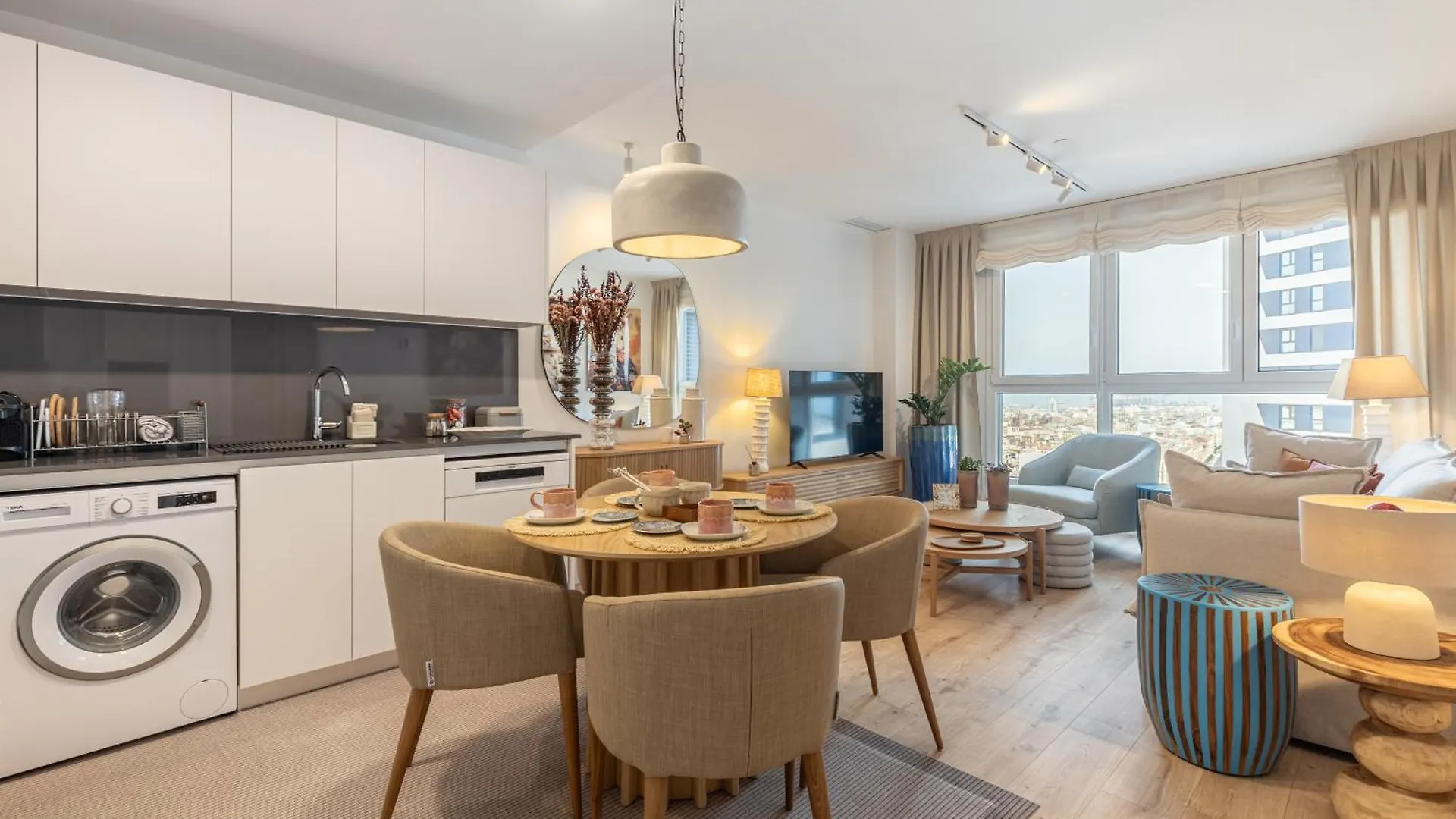 Malaga Skyline 6 Pool & Parking Free Apartment Spain