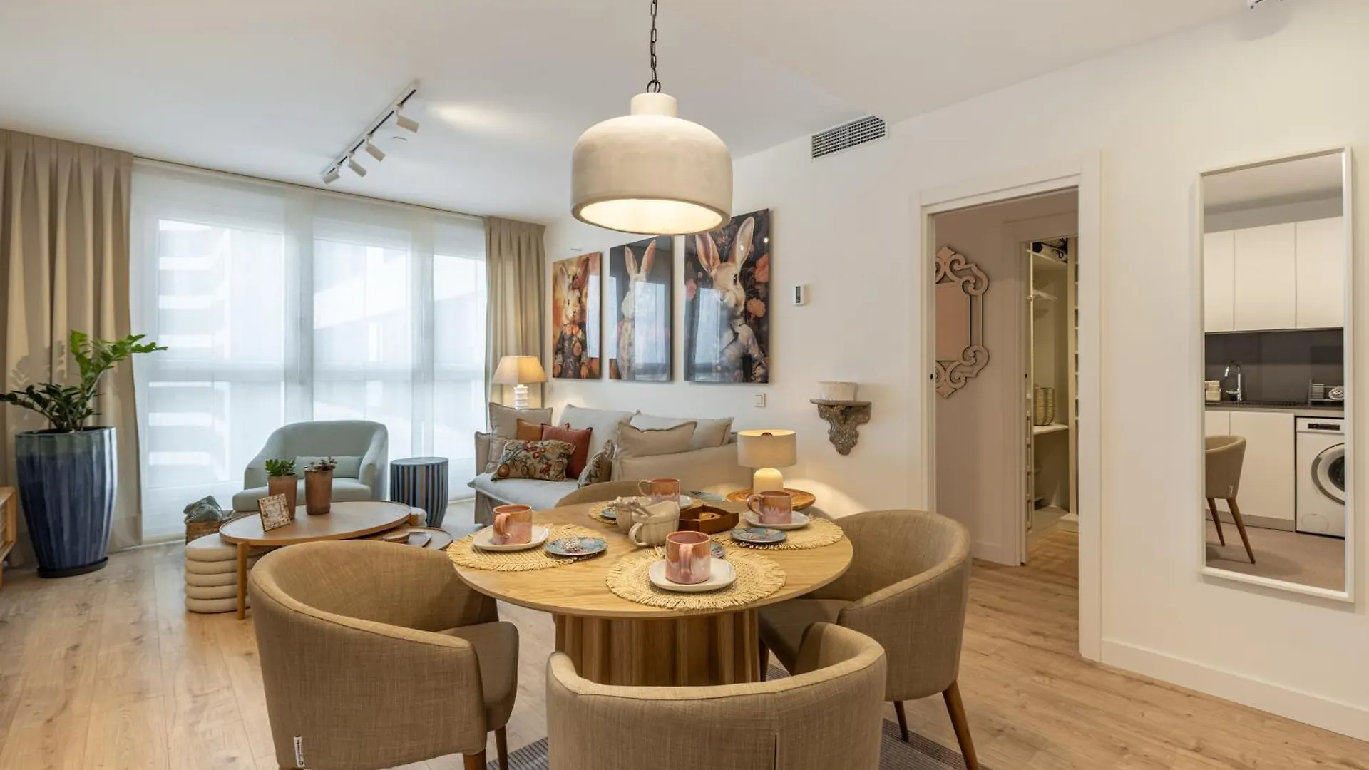 Malaga Skyline 6 Pool & Parking Free Apartment